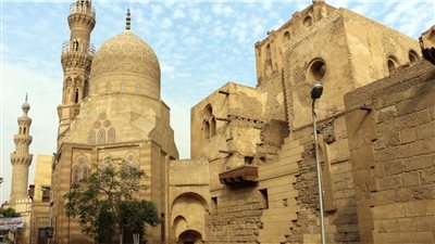 الأعلى للآثار: مسار سياحي جديد لزائري الدرب الأحمر لربط المباني الأثرية ببعضها