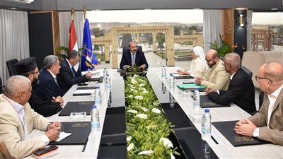 محافظ أسوان يوافق على فتح الدراسة للمرحلة الإعدادية بمدرسة سانت تريزا | صور