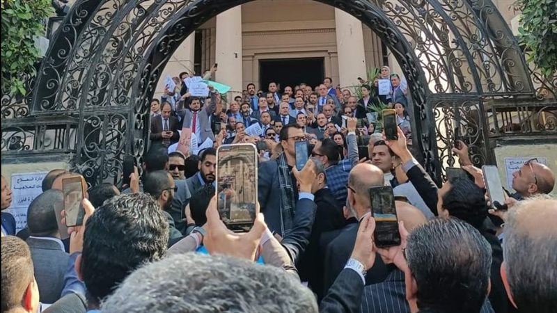 وفقة احتجاجية بنقابة