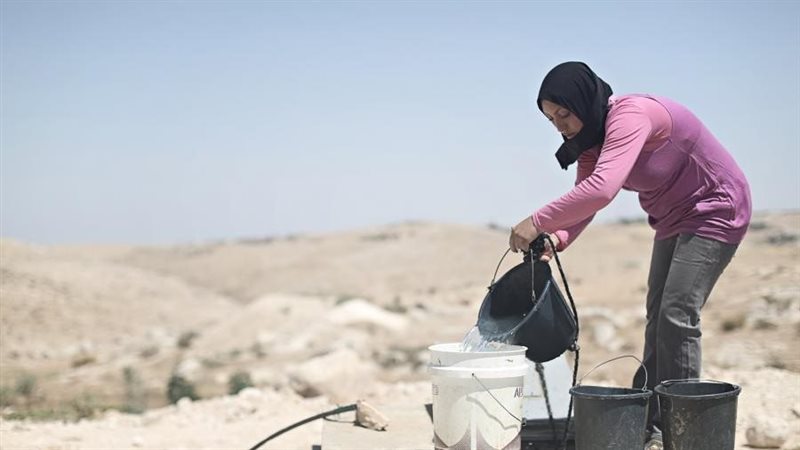 الاحتلال يسرق مياه