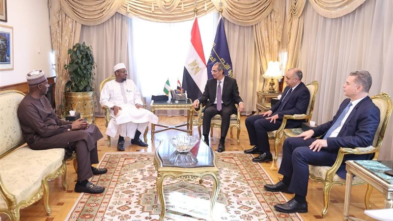وزيرا الاتصالات المصرى