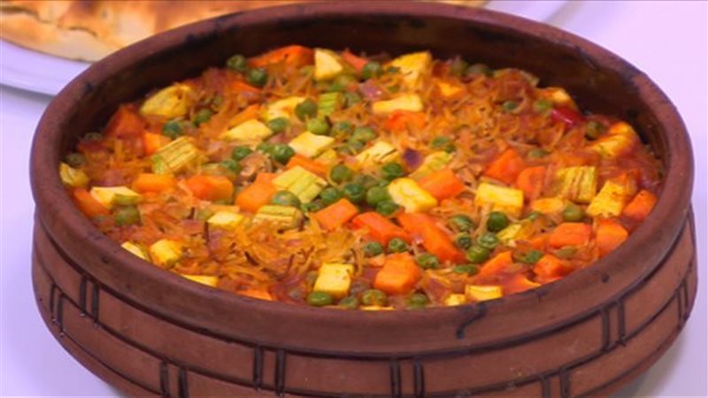 طاجن شعرية بالخضار