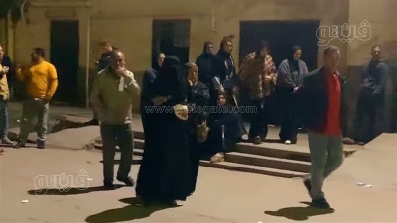 أسرة العريس امام
