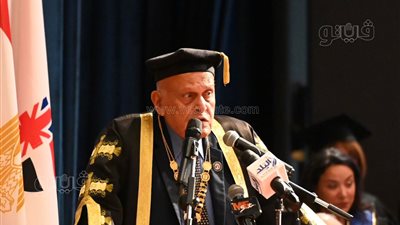 الجامعة البريطانية تنصب مجدي يعقوب رئيسا شرفيا لها.. ووزير الصحة: ترك لنا ألف جراح مثله في مركز أسوان للقلب