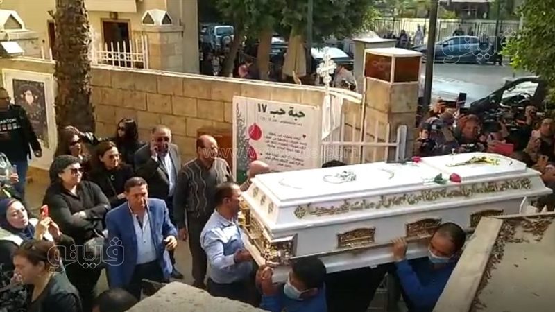 وصول جثمان مفيد فوزي