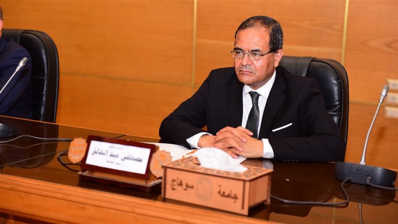  الدكتور مصطفى عبدالخالق