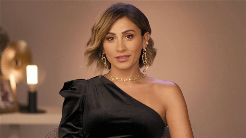 الفنانة دينا الشربيني