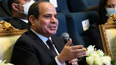 الرئيس السيسي: وزير النقل نحل وبرنا 