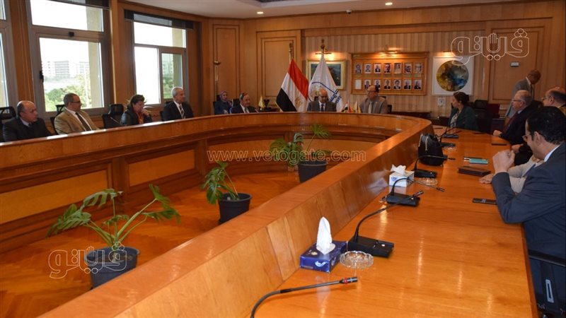 جامعة حلوان، فيتو