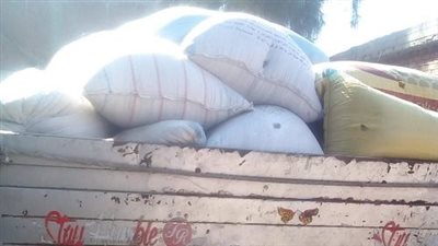 ضبط 3 أطنان أرز شعير مهربة للسوق السوداء بالشرقية