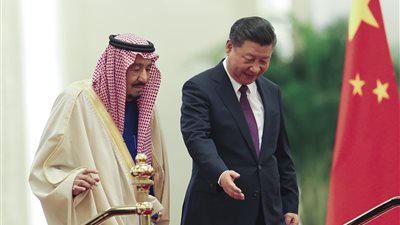 التنين في المنطقة العربية.. الرئيس الصيني يرد على بايدن بـ 3 قمم مع القادة العرب.. وتوقيع اتفاقات بالمليارات