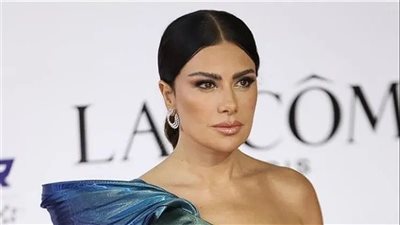 صبا مبارك طبيبة تجميل في مسلسل 