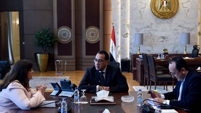 مدبولي يتابع مع وزيرة الهجرة عددًا من ملفات الوزارة 