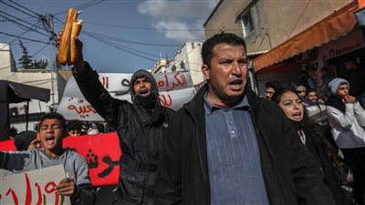 الأزمة الاقتصادية تهدد البلاد.. تفاصيل إضراب المخابز في تونس صور