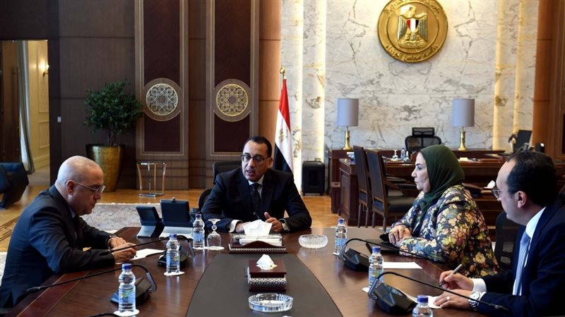 رئيس الوزراء يتابع