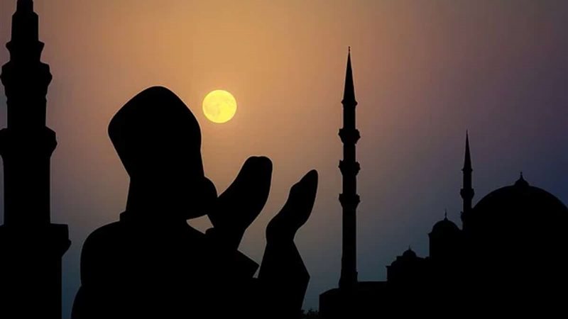 موعد أذان الفجر اليوم