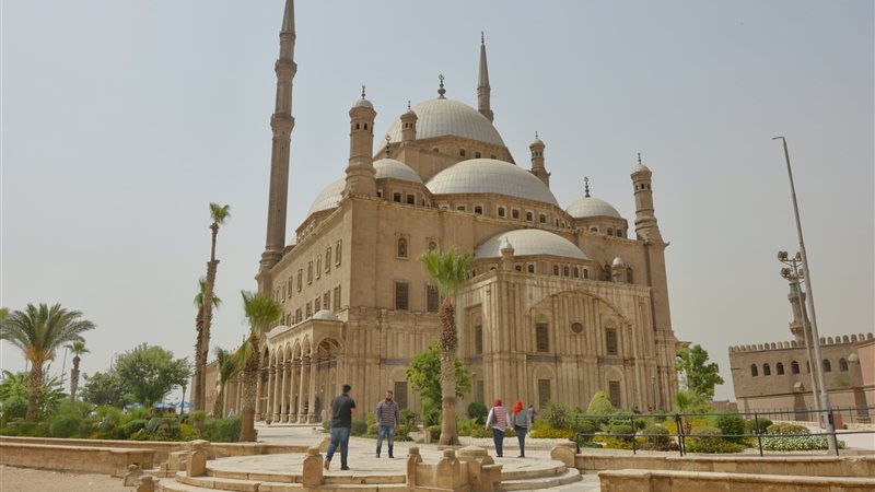 موعد أذان الظهر في