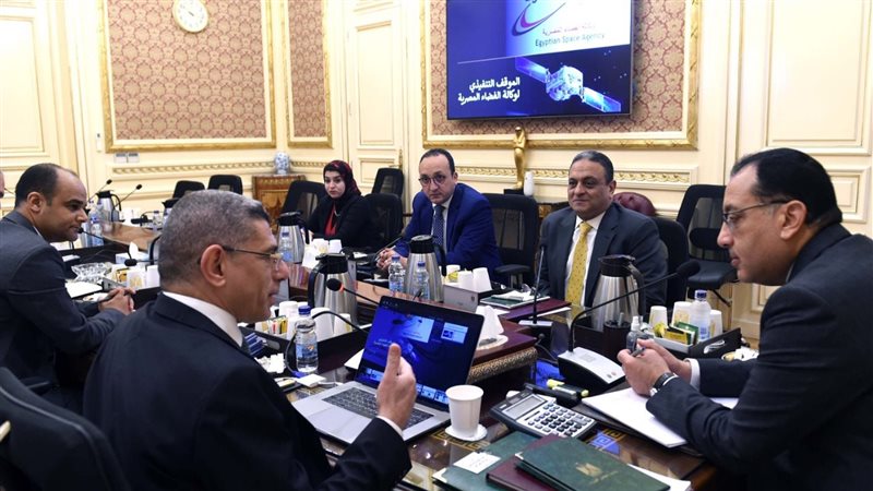 رئيس الوزراء يتابع