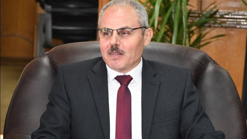  رئيس جامعة قناة