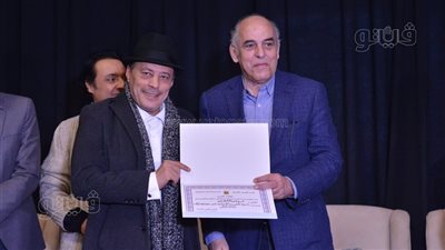 أخبار الفن اليوم.. مصطفى كامل يكرم رموز الفن الراحلين.. وكواليس تسجيل أغنية 