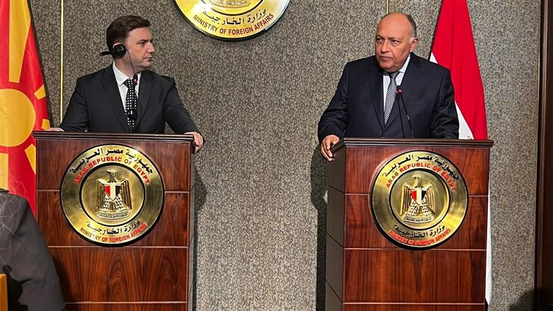 وزير الخارجية ونظيرة