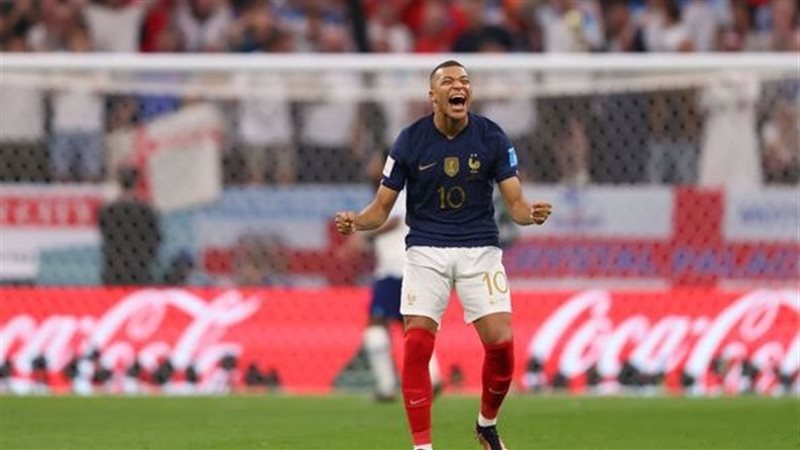 فرحة مبابي، فيتو