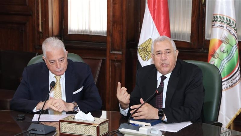 وزير الزراعة ومحافظ