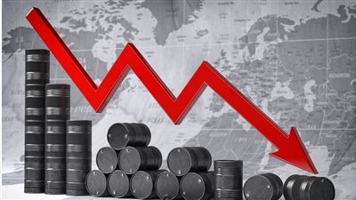تراجع أسعار النفط وتوقعات بمزيد من الهبوط