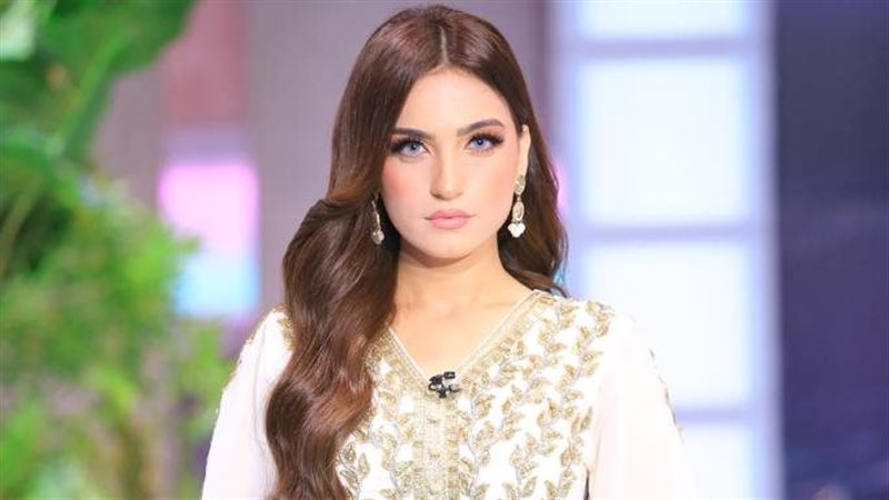 ياسمين عز، فيتو
