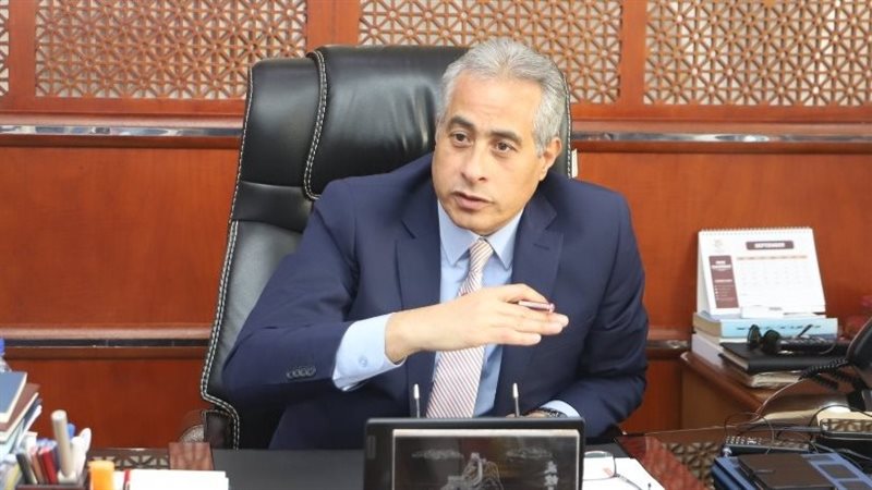 حسن شحاتة وزير القوى