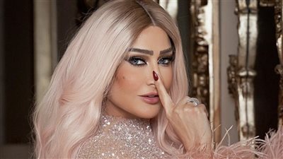 غادة عبد الرازق، رقم قياسي بين الفنانات في عدد مرات الزواج والطلاق