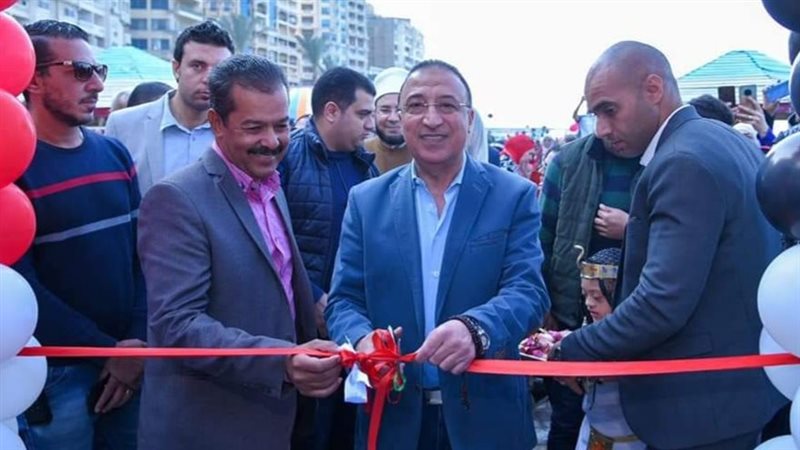 المحافظ خلال افتتاح