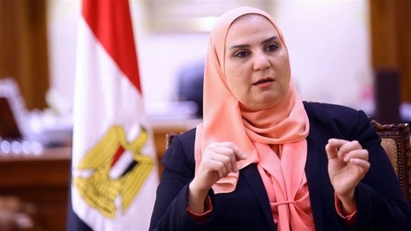 نيفين القياج وزيرة