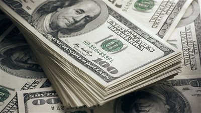 سعر الدولار في البنك المركزي، تراجع الدولار أمام 6 عملات