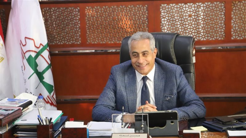 حسن شحاتة وزير القوى