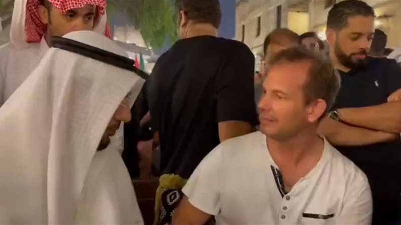 فرنسي يدخل الإسلام