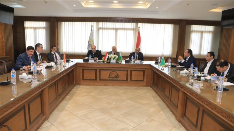 اجتماع محافظ الجيزة