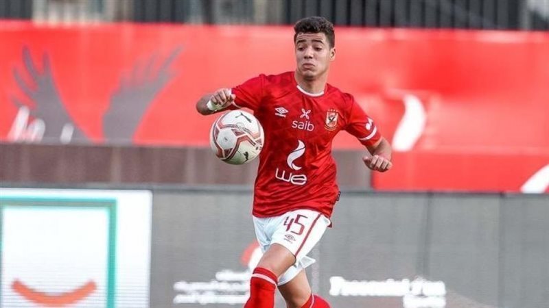 زياد طارق لاعب الأهلي،