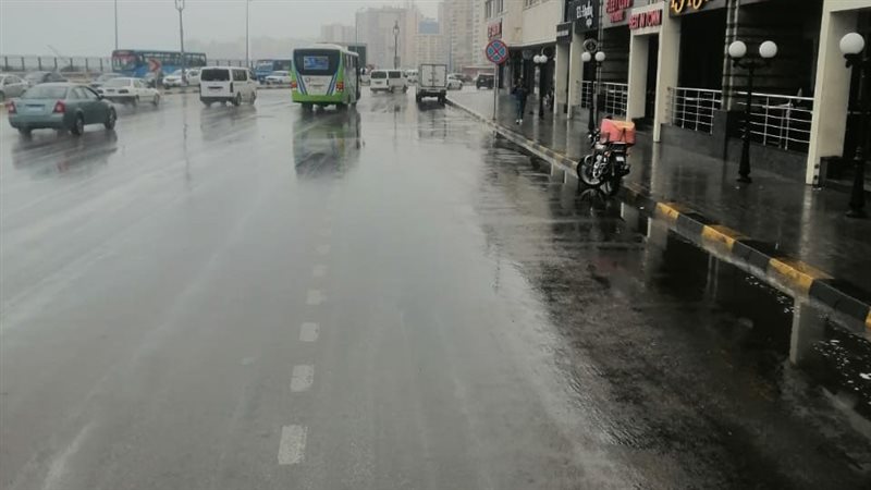 أمطار متوسطة بمحافظة