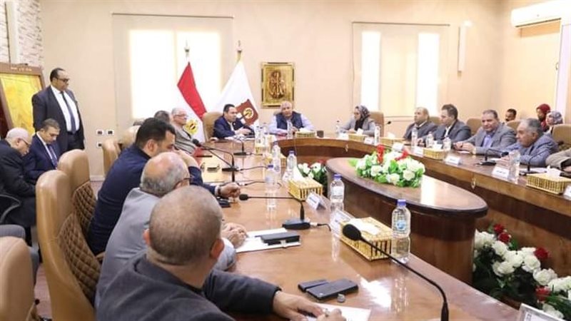 مناقشة تنمية قطاعي