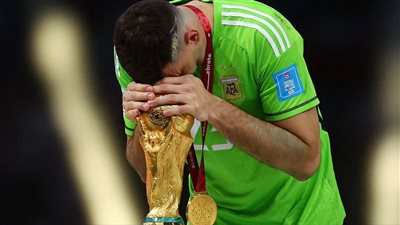 حفل الفيفا، مارتينيز أفضل حارس مرمى في العالم متفوقا على بونو وكورتوا 