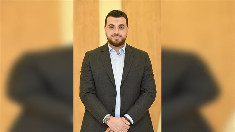 أحمد عبدالعزيز استشاري