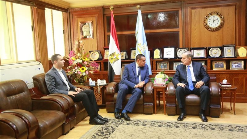 وزير التنمية المحلية