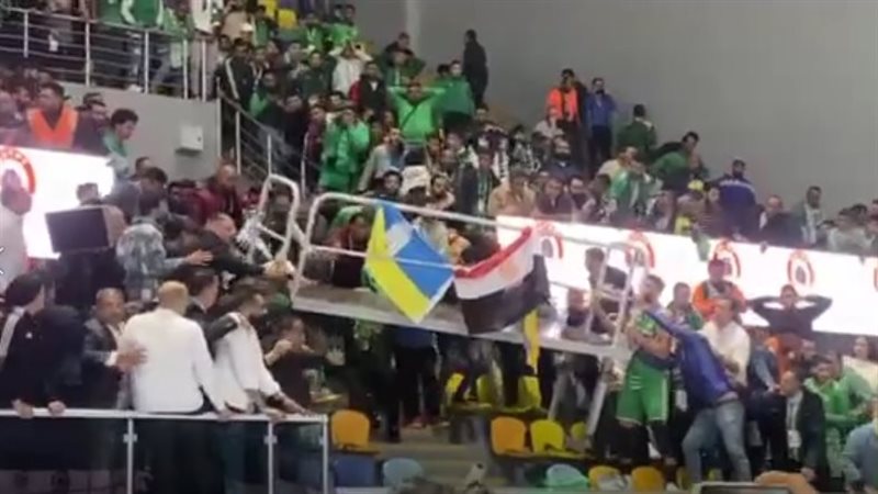 انهيار سور المدرجات،