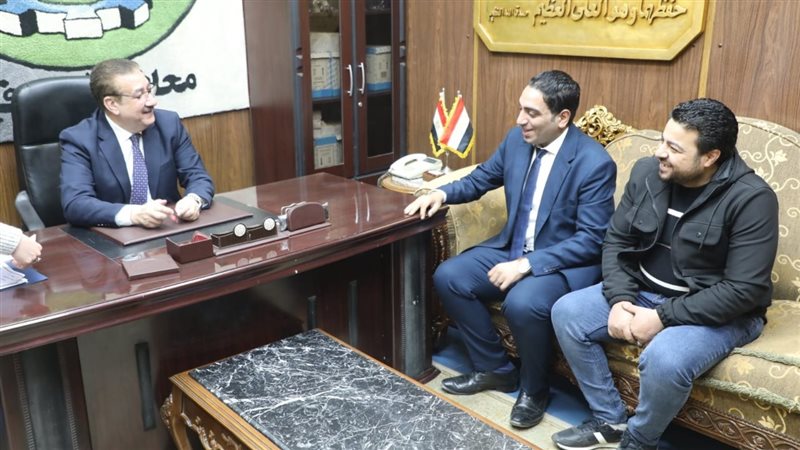 محافظ المنوفية خلال