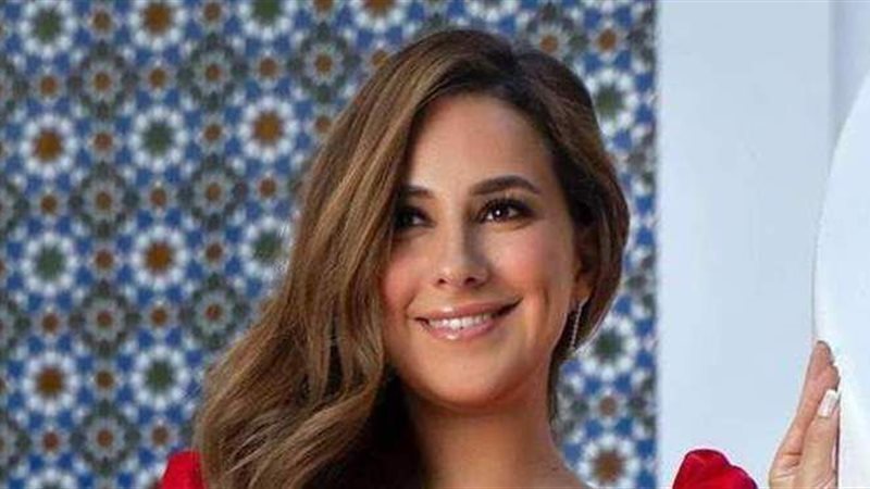 شيري عادل، فيتو