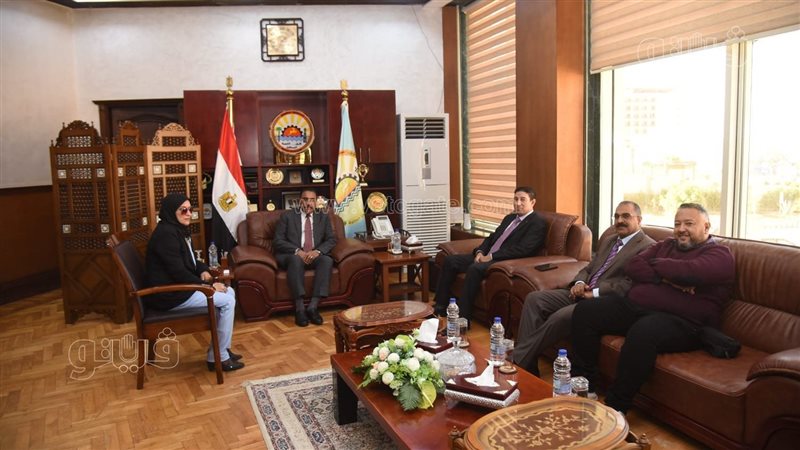 محافظ مطروح يستقبل