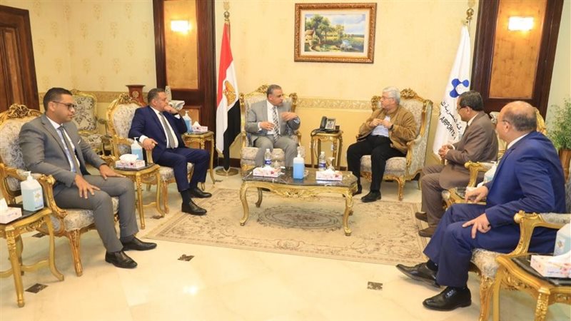محافظ سوهاج يستقبل