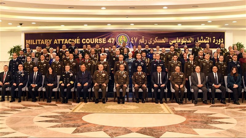 وزير الدفاع يشهد