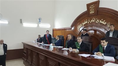 تأجيل محاكمة رئيس جامعة دمنهور و10 متهمين آخرين في قضية الرشوة لجلسة غدا 
